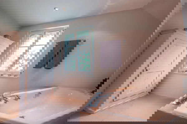 AIDO Nassraum in Badezimmer