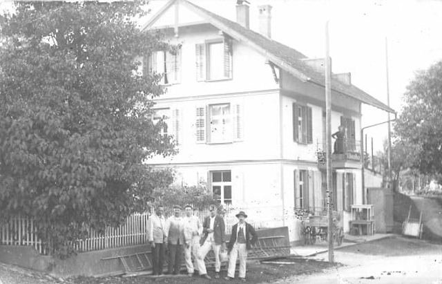 Hans Tanner (Bildmitte), Malerlehre in Huttwil