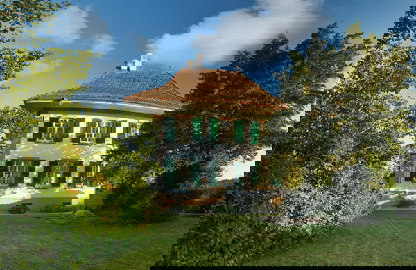Altes Pfarrhaus, Schüpfen (äussere Malerarbeiten)